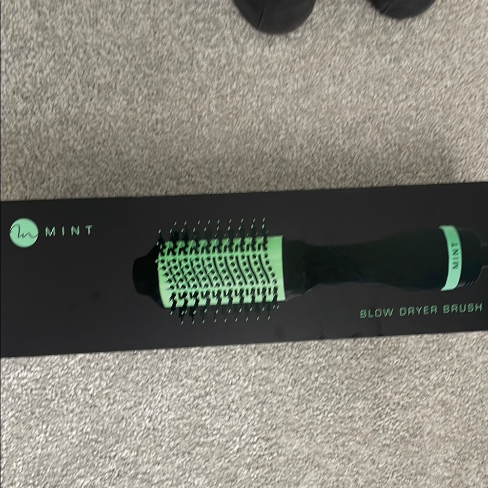 Mint Blow Dryer Brush - Black and Mint